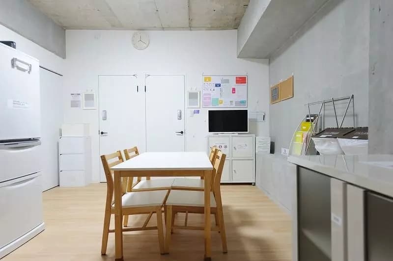 Room image 12