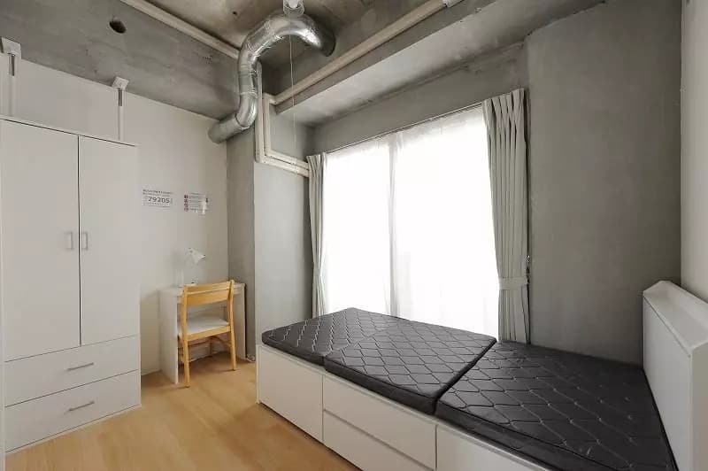Room image 12