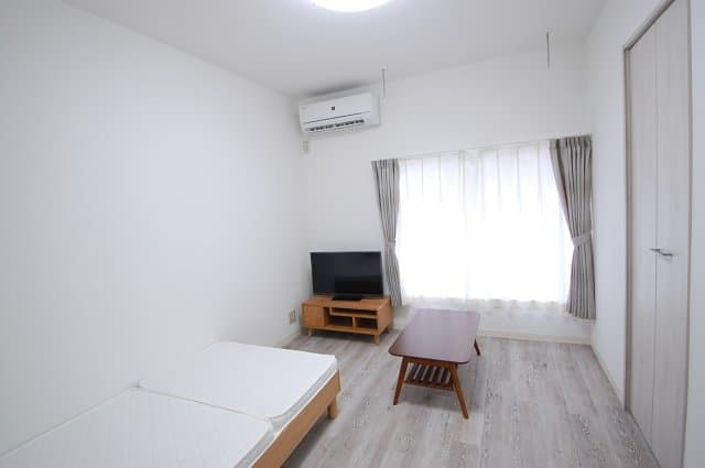 Room image 8