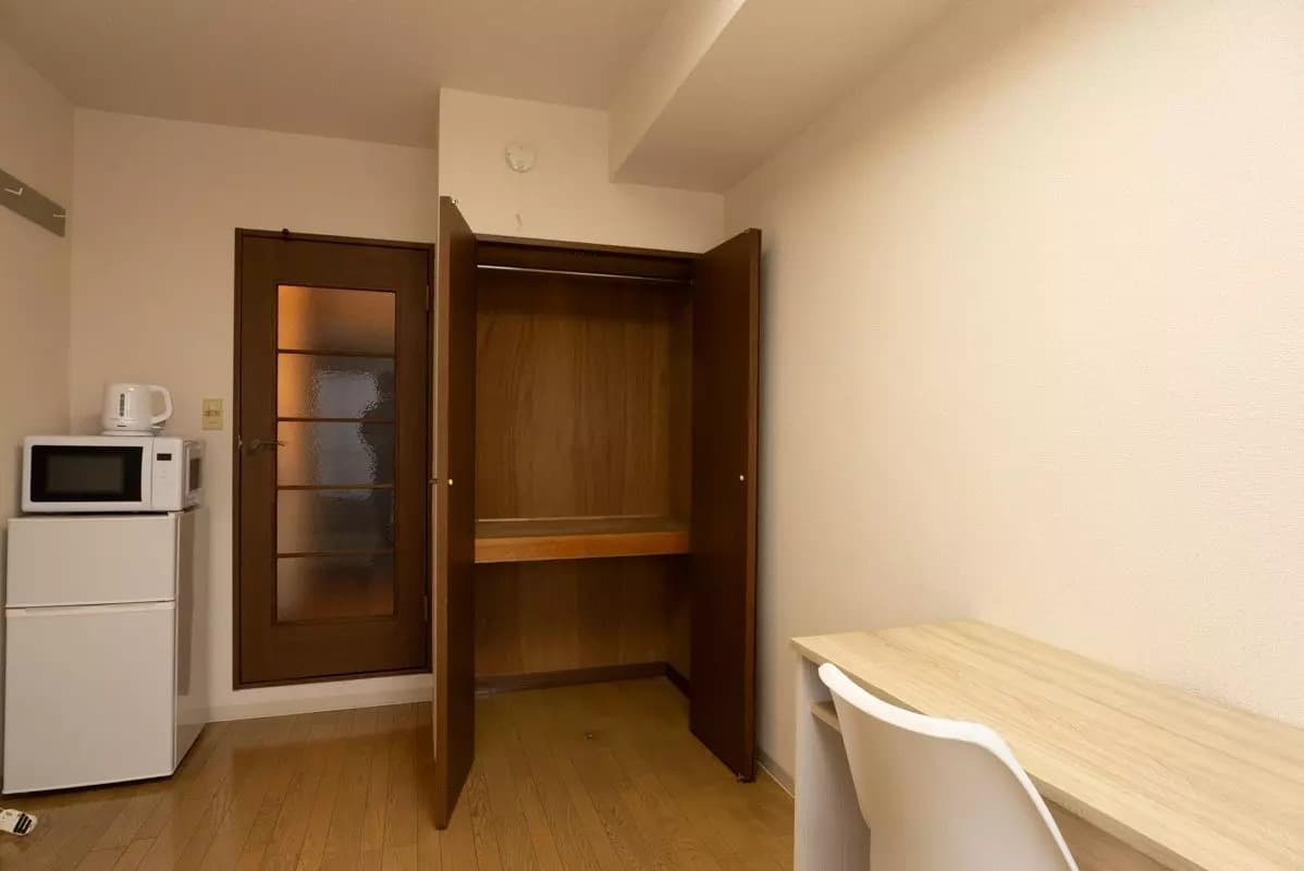 Room image 15