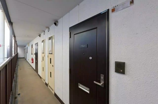 Room image 11