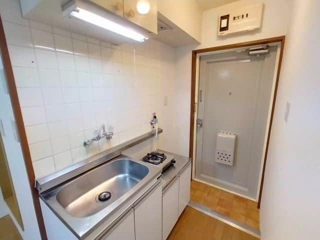 Room image 8