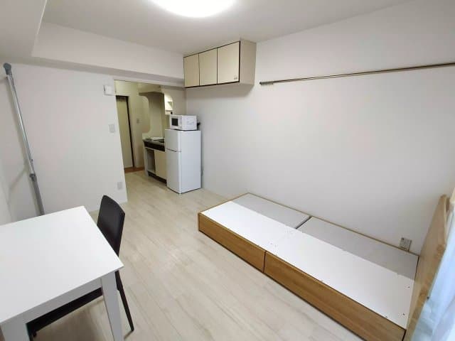 Room image 8