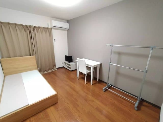 Room image 8