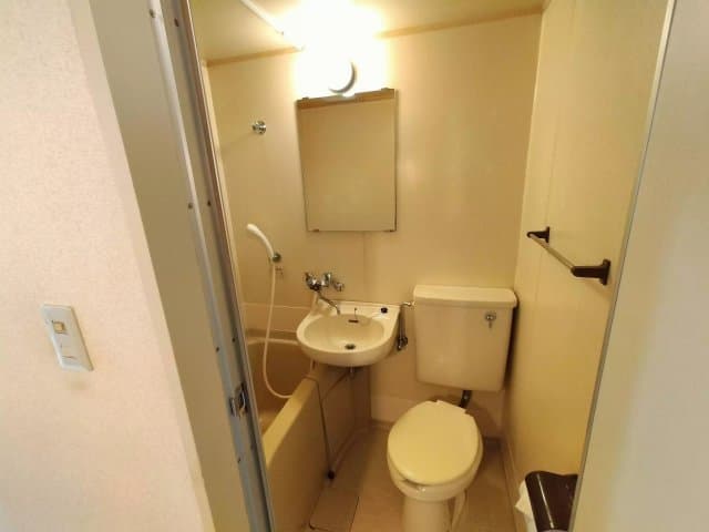 Room image 9