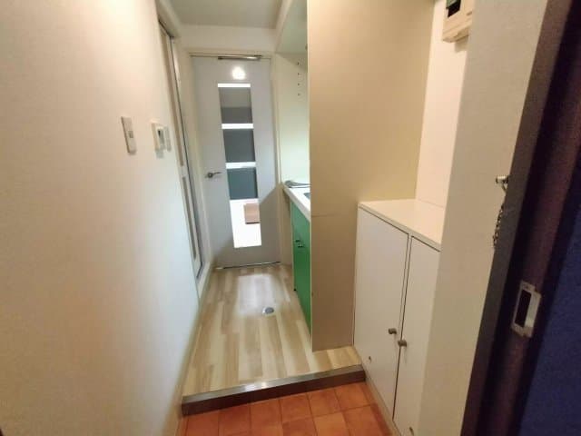 Room image 12
