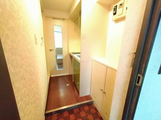 Room image 8