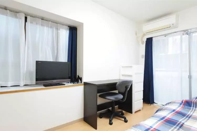 Room image 12