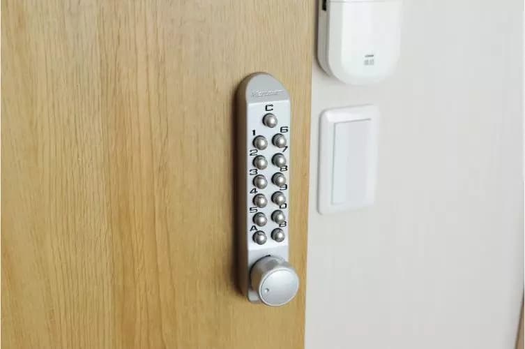 Room image 11