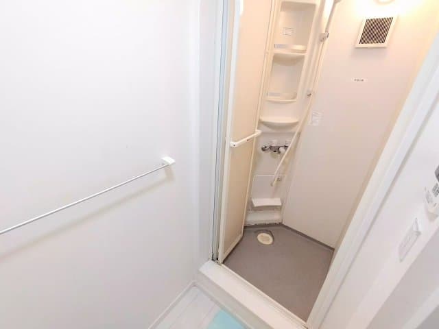 Room image 12