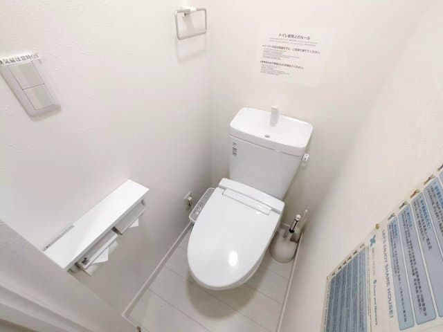 Room image 16