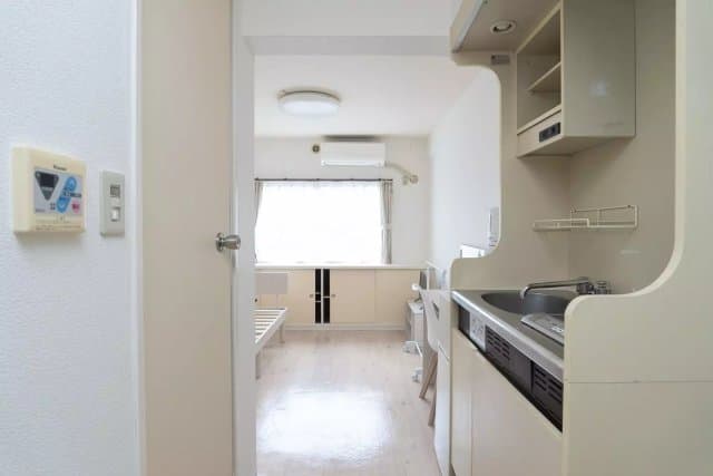 Room image 8
