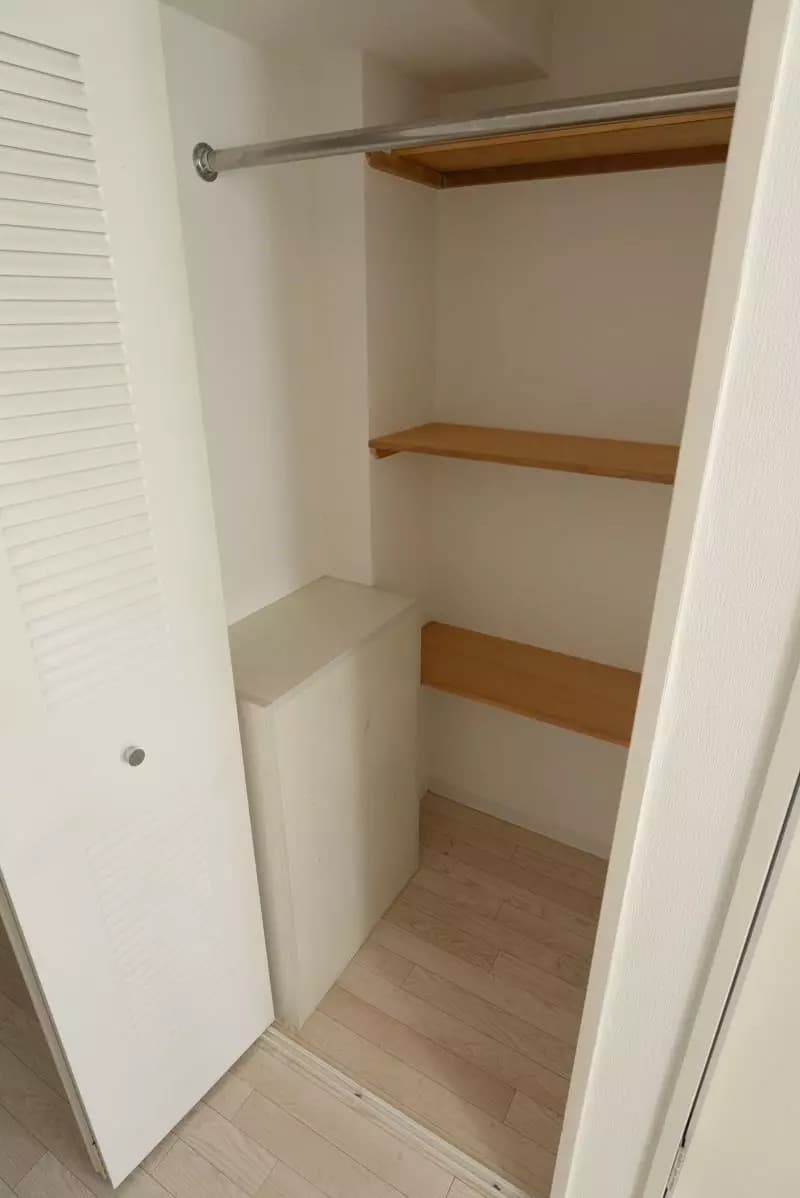 Room image 16