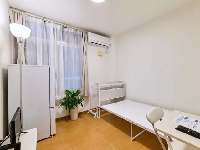 Room image 8