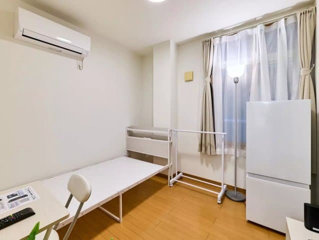 Room image 8