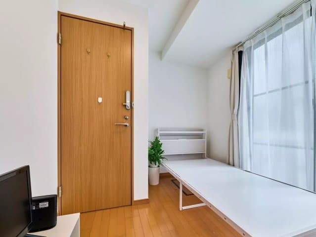 Room image 8