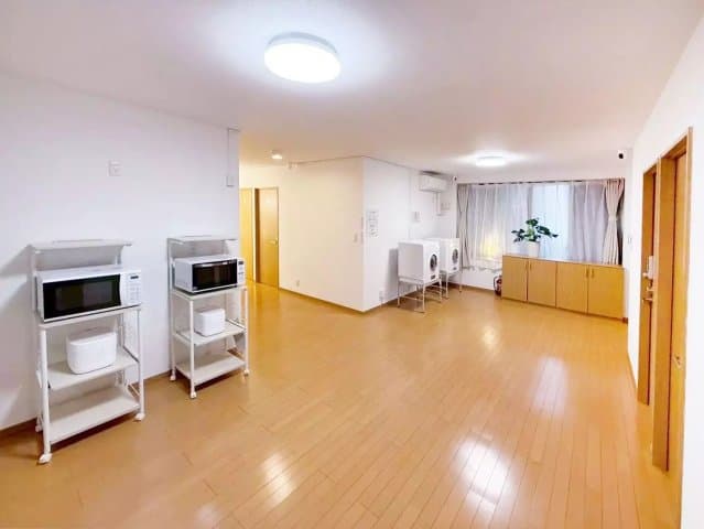 Room image 15