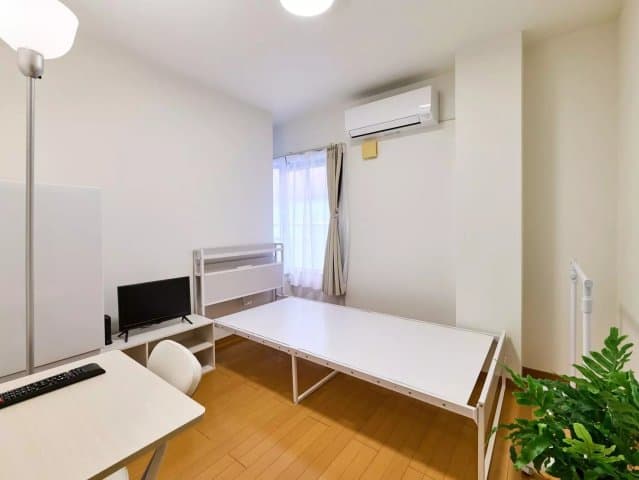 Room image 8