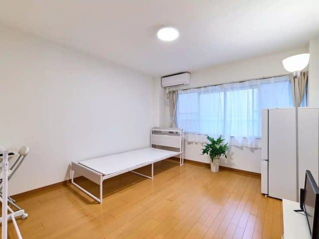Room image 10