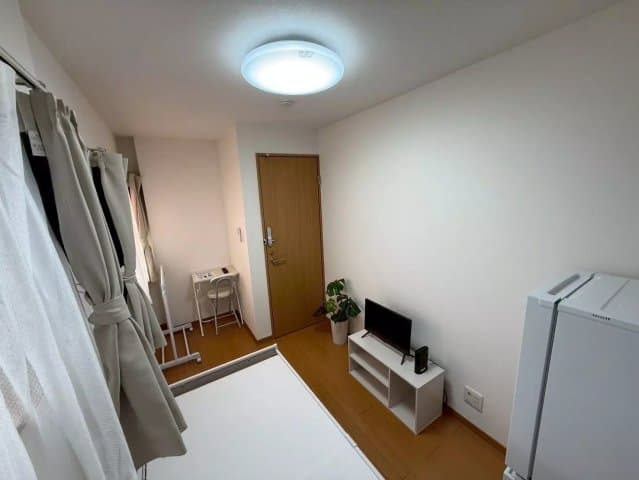 Room image 8