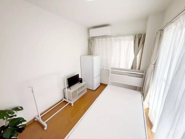 Room image 10