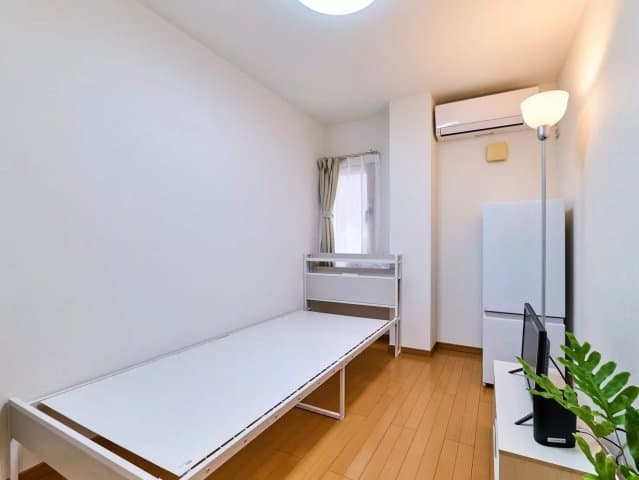 Room image 8