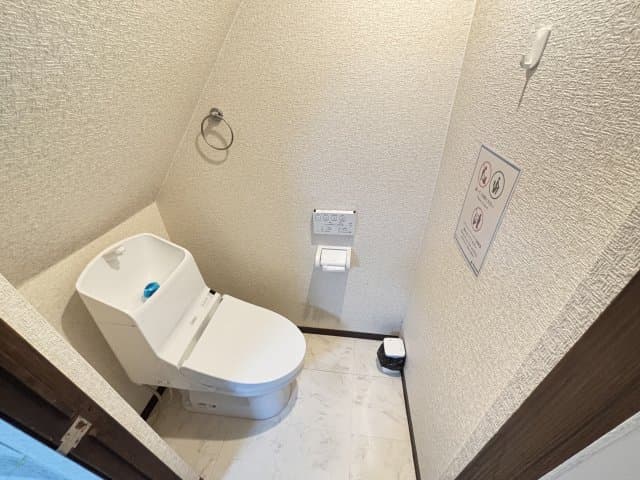 Room image 13