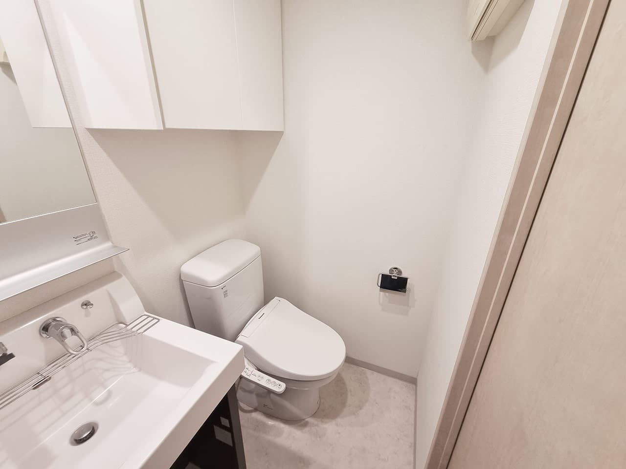 Room image 16