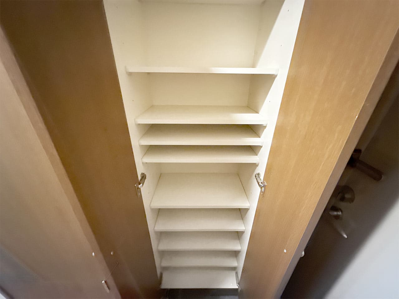 Room image 16