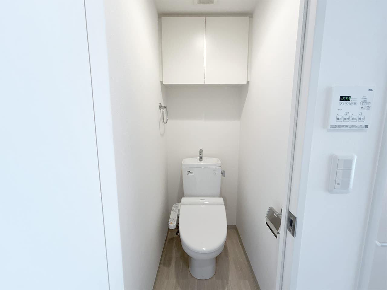 Room image 16