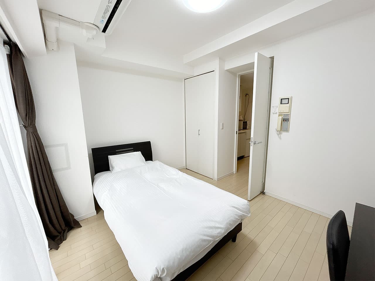 Room image 8
