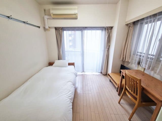 Room image 8