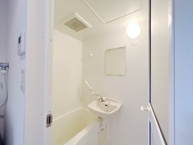 Room image 13