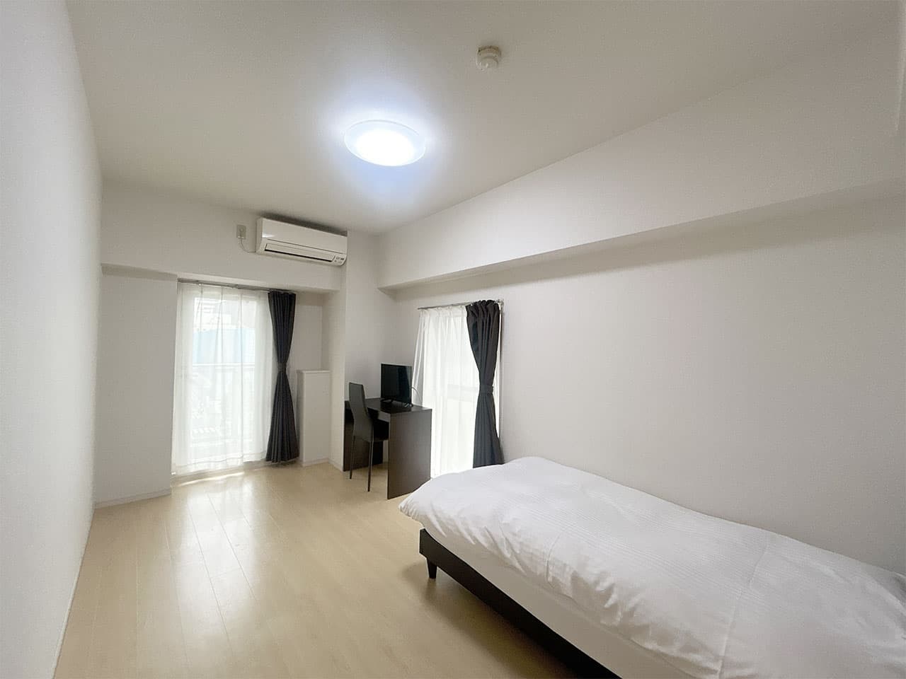Room image 8
