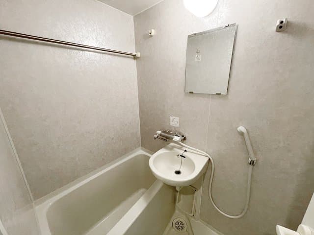 Room image 12
