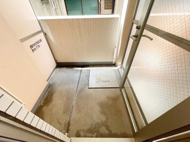 Room image 16