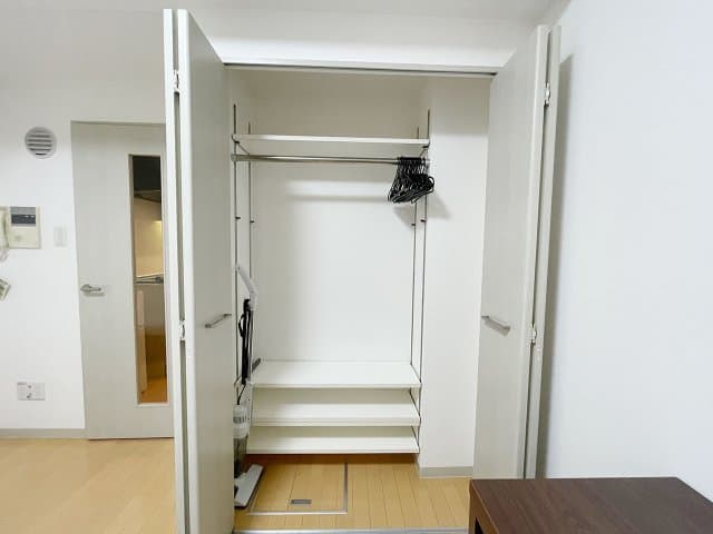 Room image 8