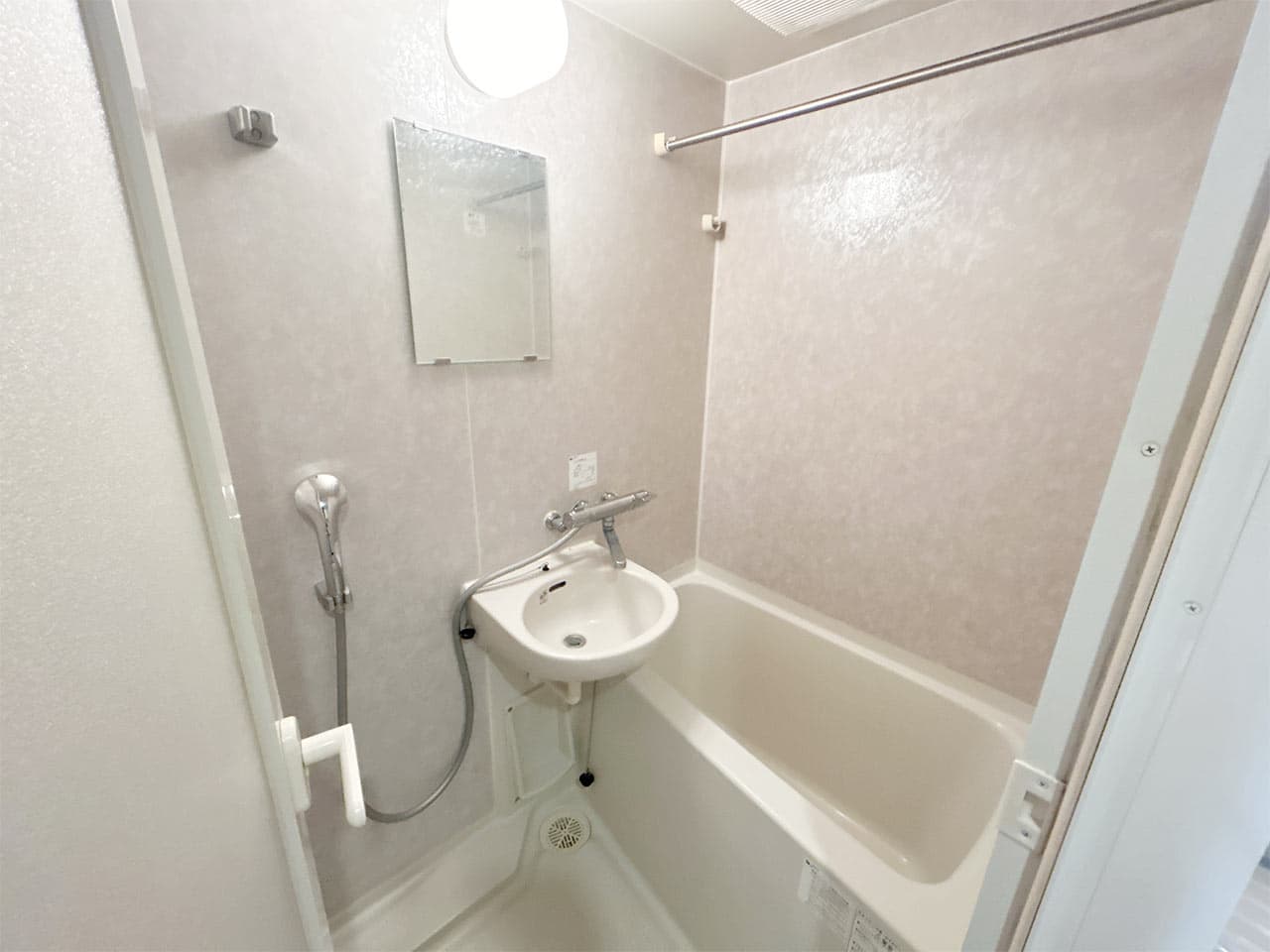 Room image 14
