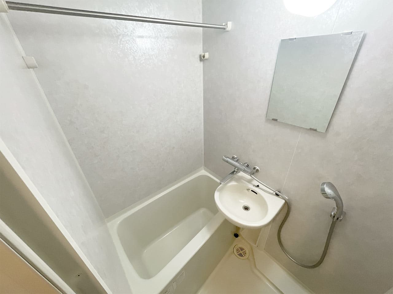 Room image 14