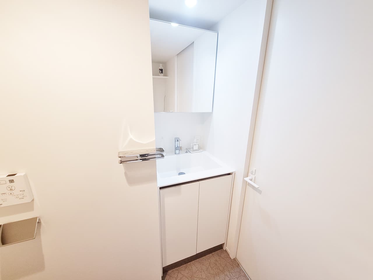 Room image 13