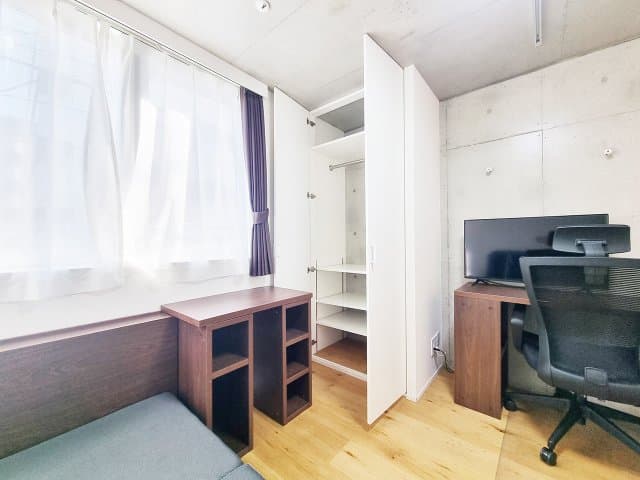 Room image 8