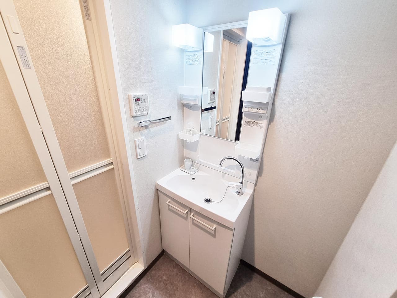 Room image 15