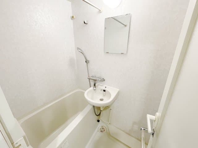 Room image 12