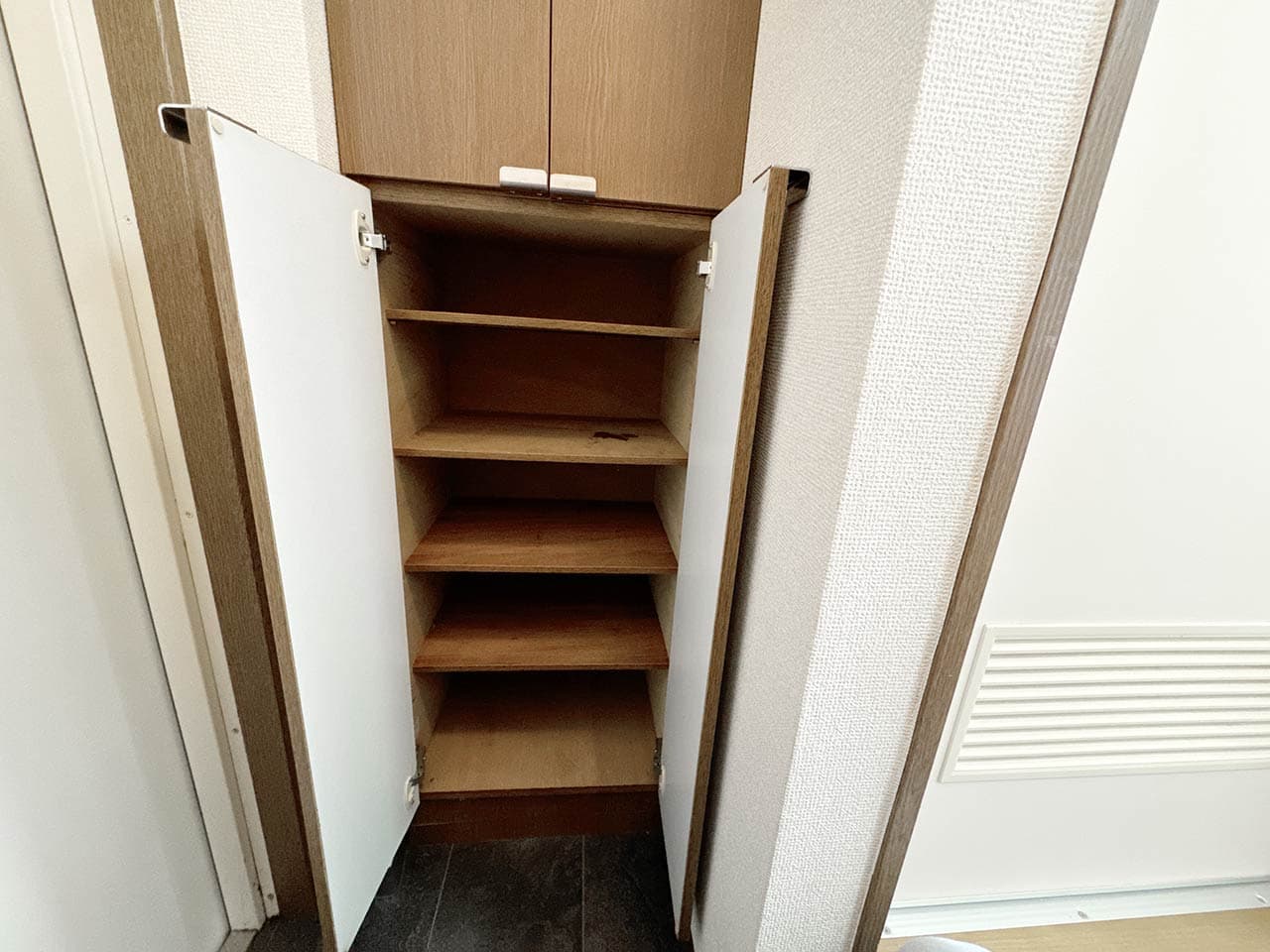 Room image 15