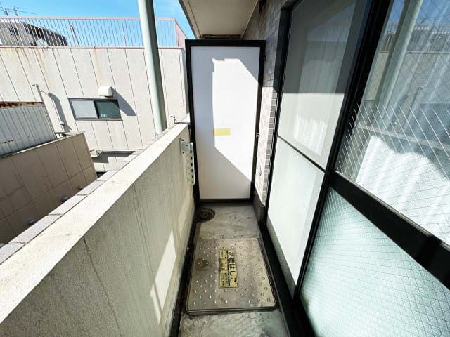Room image 16