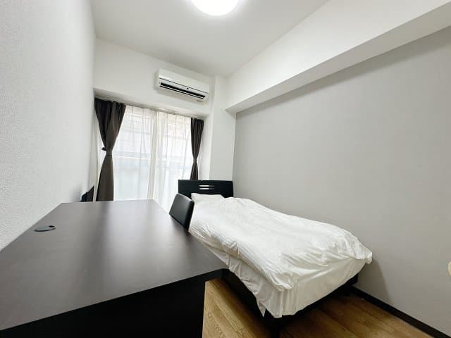 Room image 8