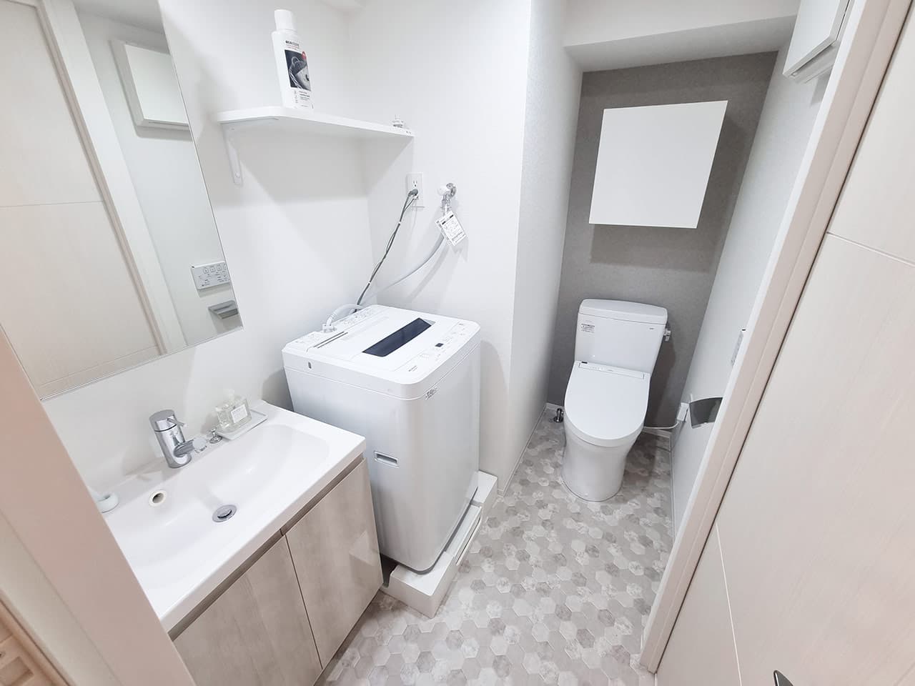 Room image 15