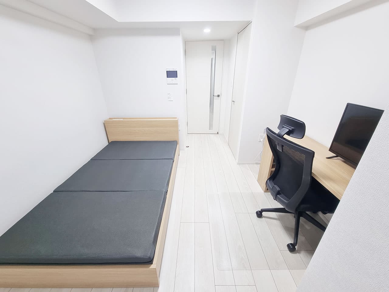 Room image 8