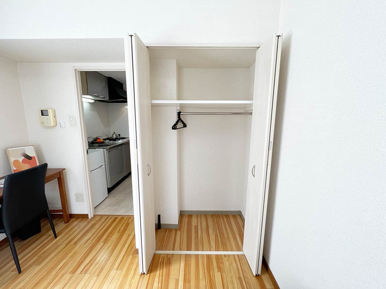 Room image 10