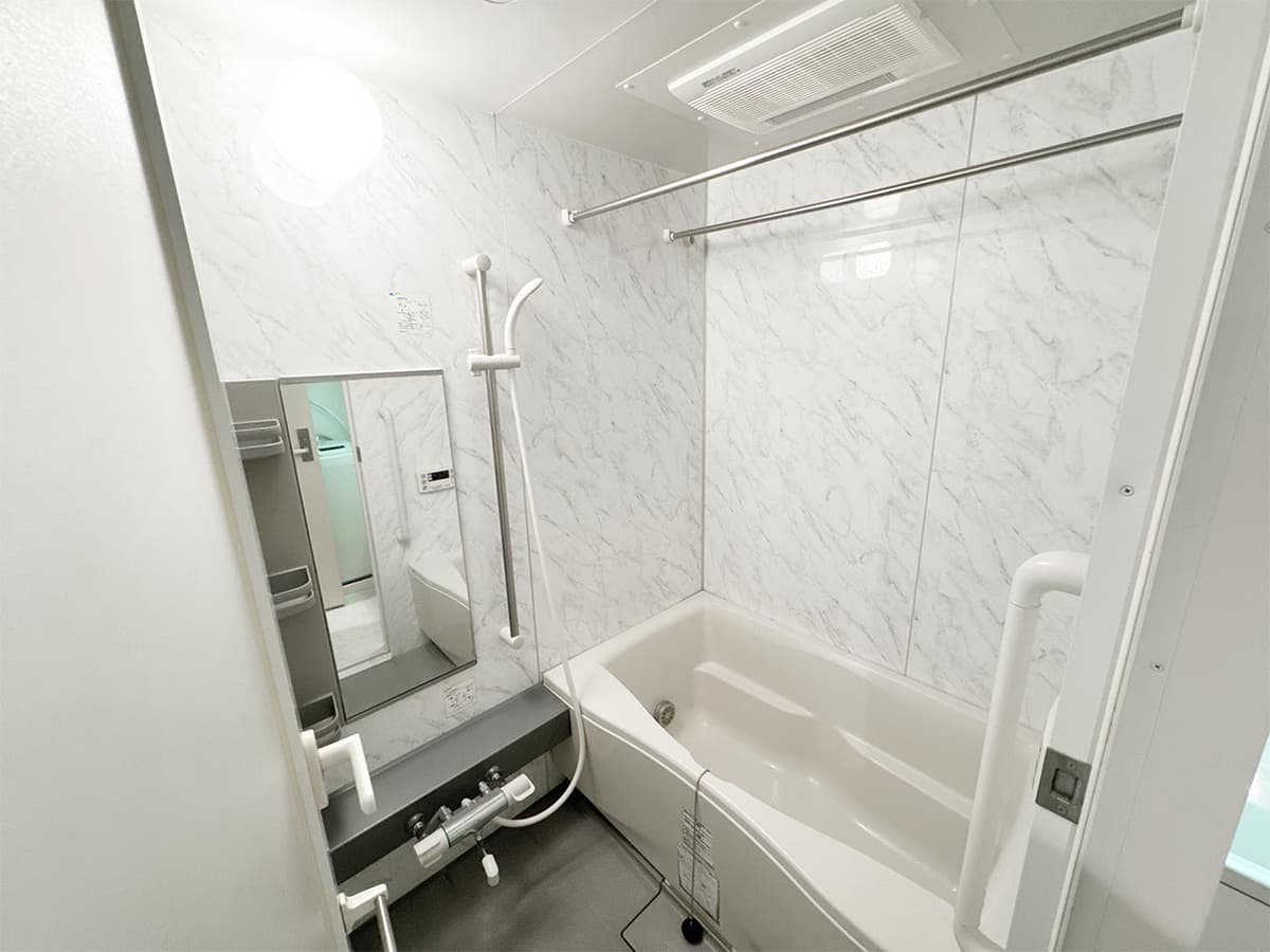 Room image 15